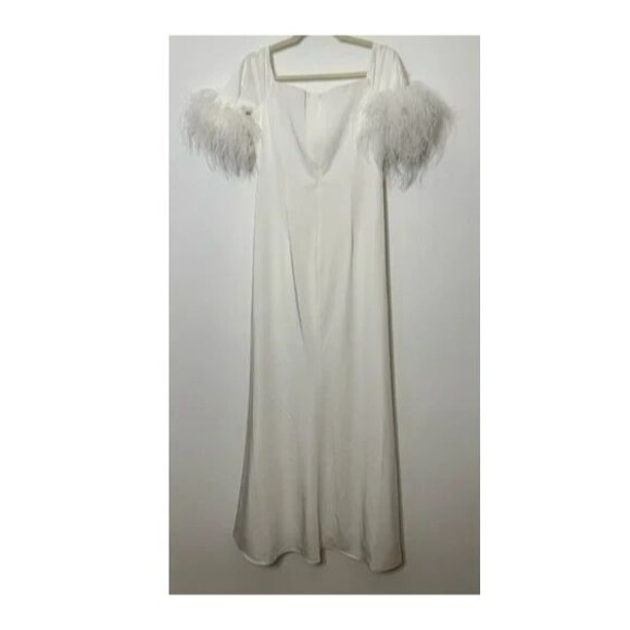 Mac Duggal 11441 Long Off Shoulder Formal Gown Feathered Sleeve WHITE SZ 8 NWT - Picture 6 of 9